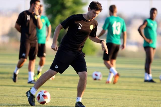 Andoni Iraola en un entrenamiento con el AEK Larnaka.