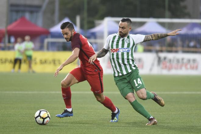 Sarabia ante el Zalgiris (Foto: SFC).