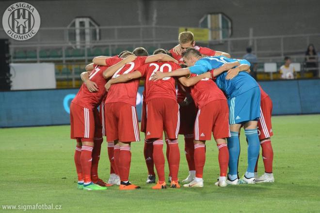 Los jugadores del Sigma Olomouc, en el partido de este jueves.