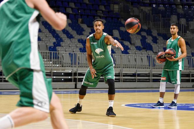 Roberts, durante un entrenamiento del Unicaja.