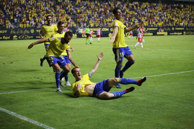 Álex celebra su gol ante el Almería (Foto: Cristo García).