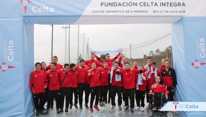 El equipo del Celta Integra posa en A Madroa (Foto: RCCV).