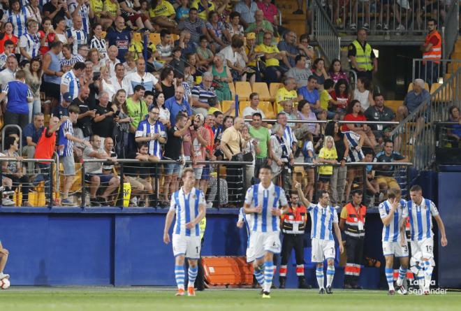 Los jugadores de la Real Sociedad celebran el gol de Juanmi al Villarreal en La Cerámica (Foto: LaLiga).