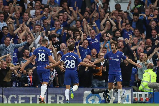 Marcos Alonso celebra el gol de la victoria del Chelsea.