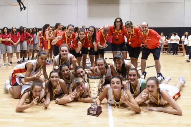España Blanco se proclamó campeón invicto de la primera edición del Trofeo BAM L’Alqueria del Basket femenino