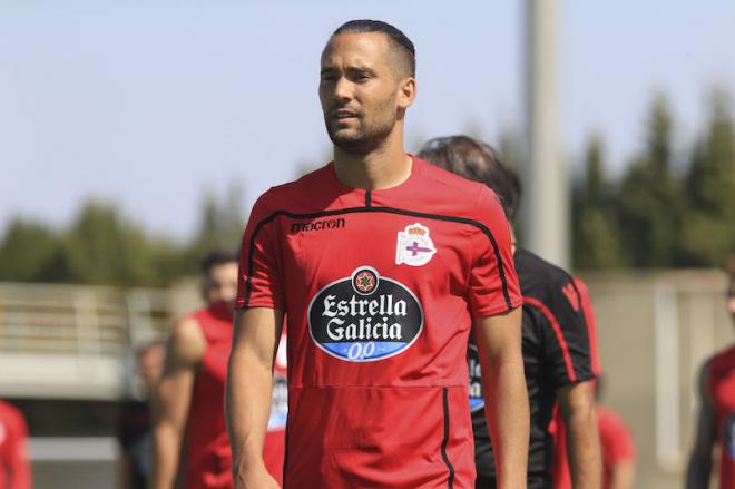 Quique González se ejercita en la Ciudad Deportiva Andrés Iniesta (Foto: RCD).