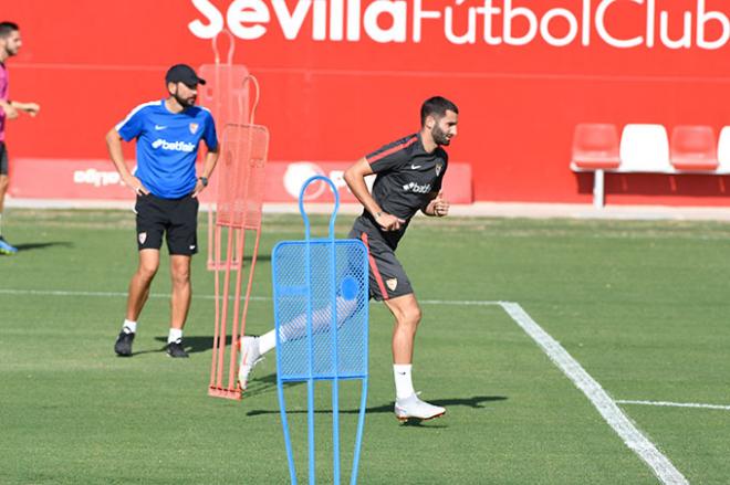 Gonalons, en el entrenamiento del Sevilla FC este pasado martes (Foto: Kiko Hurtado).