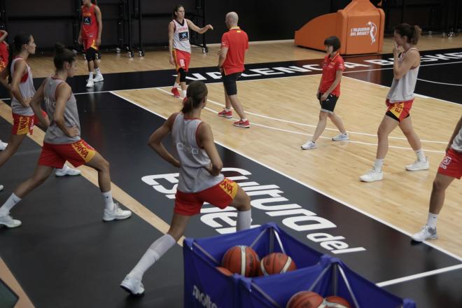 La selección española Femenina de Basket en Valencia. (Foto: M. A.Polo)