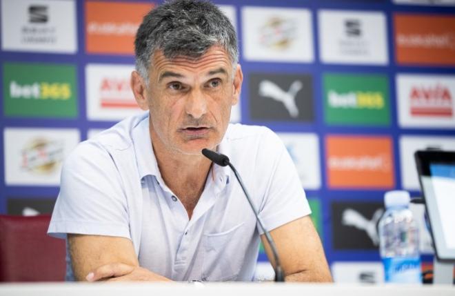 José Luis Mendilibar, durante una rueda de prensa (Foto: SD Eibar).