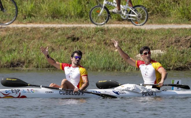 Peco Cubelos e Iñigo Peña celebran su segundo puesto en el Mundial de Portugal (Foto: EFE).