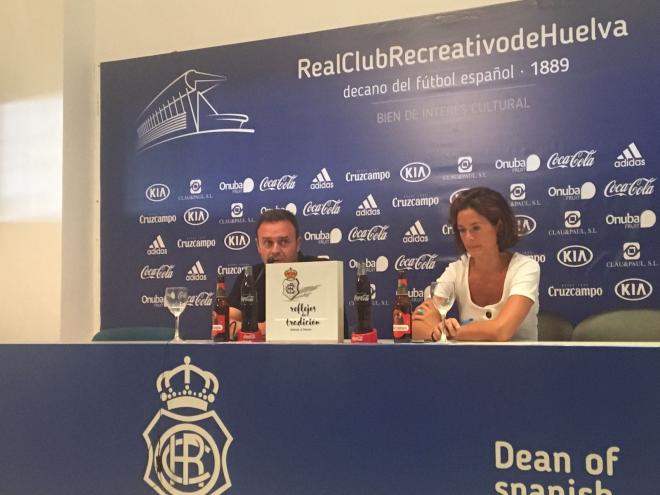 José María Salmerón en la sala de prensa del estadio Nuevo Colombino.