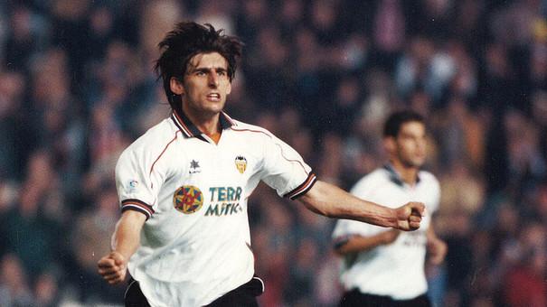 Miguel Ángel Angulo, hoy técnico del Valencia, era uno de los estiletes de aquel equipo. (Foto: Valencia CF)
