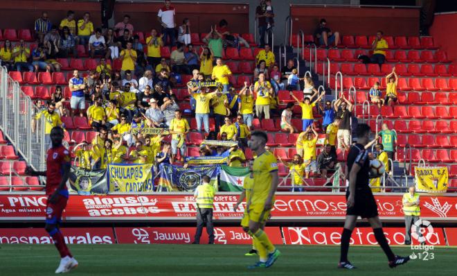 Aficionados del Cádiz en las gradas de Los Pajaritos (Foto: LaLiga).