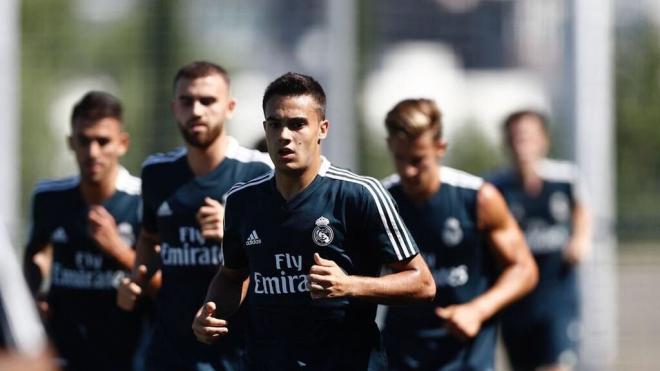 Reguilón, en un entrenamiento del Real Madrid.