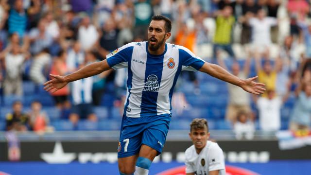 Borja Iglesias celebra su primer gol con el Espanyol (Foto: LaLiga Santander).