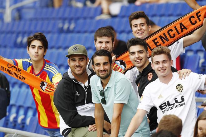 Los aficionados del Valencia CF en Cornellà (Foto: LaLiga)