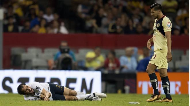 La escalofriante lesión de Alejandro Arribas con el Pumas de México (Foto: Mexsport).