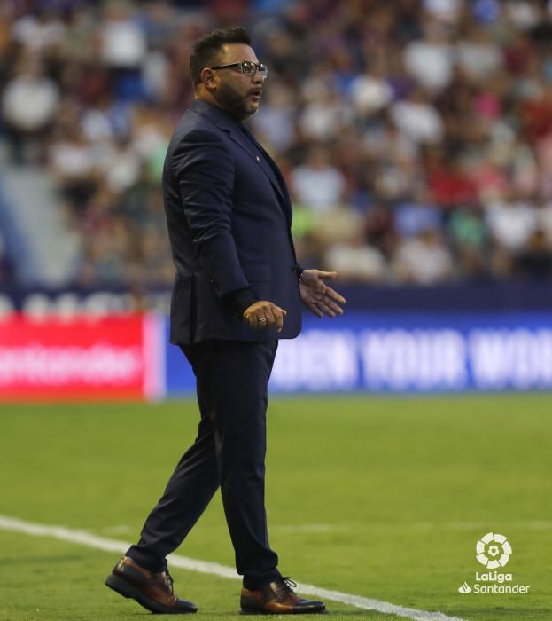 Mohamed dirigiendo al Celta en el Ciutat de Valencia (Foto: LaLiga).