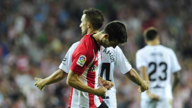 Markel Susaeta festeja su gol al Huesca en San Mamés (LFP).