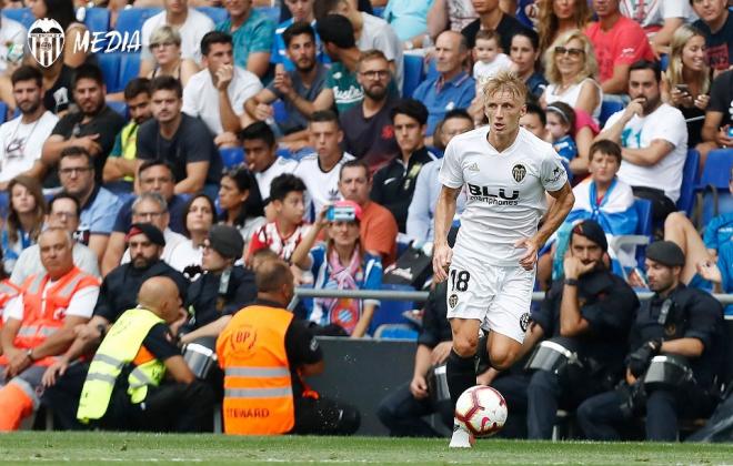 Wass en el centro del campo. (Foto: Valencia CF)