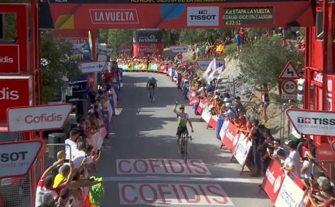 Benjamin King entra en meta como ganador de la cuarta etapa de la Vuelta a España (Foto: @lavuelta).
