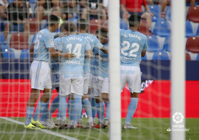Cabral, Júnior, Lobotka y Mallo celebrando un gol (Foto: LaLiga Santander).