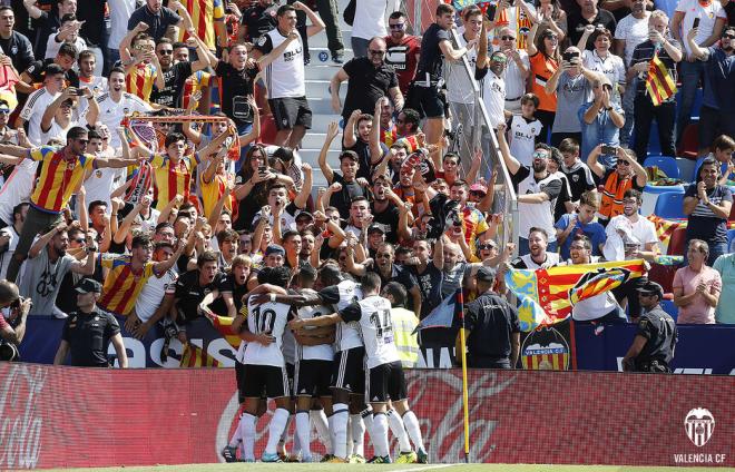 Afición del Valencia CF en el derbi de la temporada pasada.