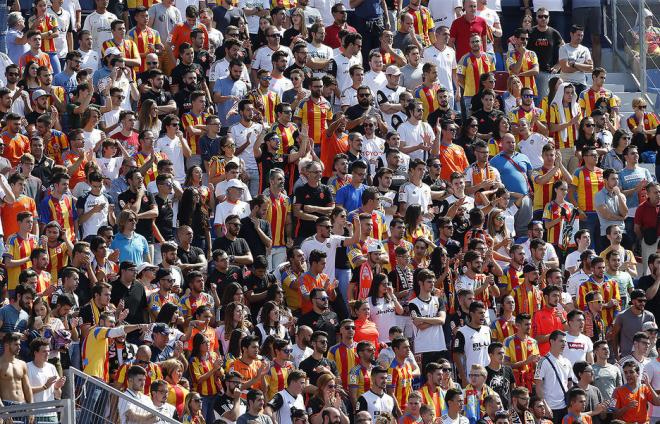 Afición del Valencia CF en el derbi.