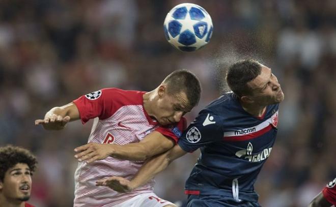 Imagen del partido entre el Red Bull Salzburgo y el Estrella Roja.