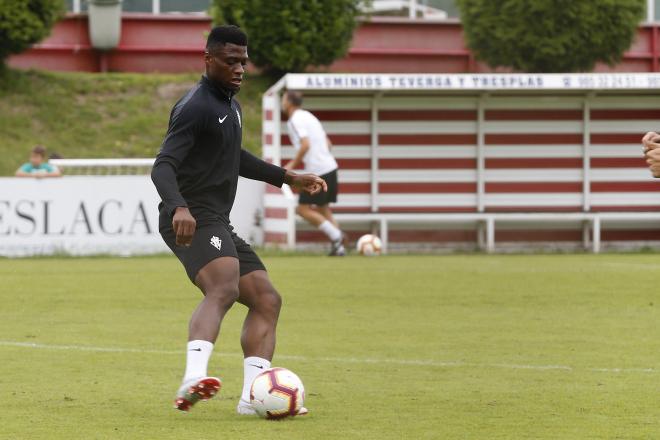Netfali durante un entrenamiento en Mareo (Foto: Luis Manso).