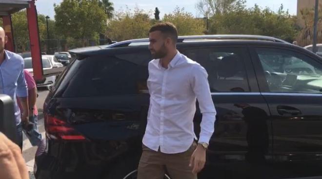 Borja Mayoral a su llegada a las oficinas del Levante UD.