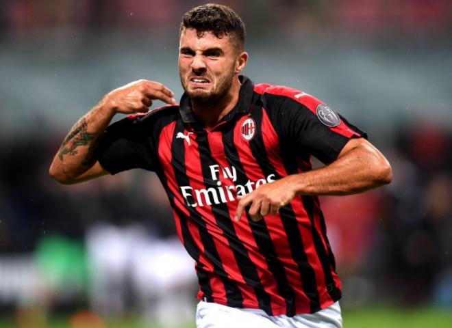 Cutrone, celebrando su tanto ante la Roma.