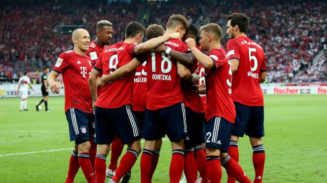 Los jugadores del Bayern celebra uno de los goles ante el Stuttgart.