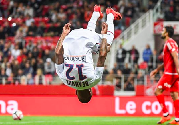 Claudio Beauvue debutaba con gol con la camiseta del Caen (Foto: @claudiobeauvueoficial).