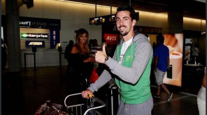 Isaac Cuenca, con el pulgar hacia arriba.