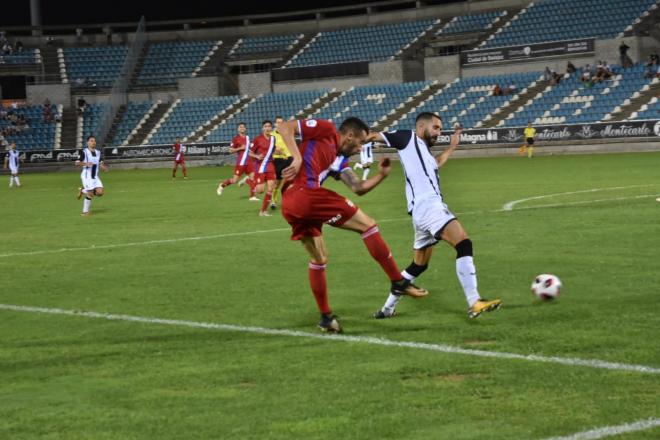 Lance del partido en el Nuevo Vivero (Foto: Tenor).