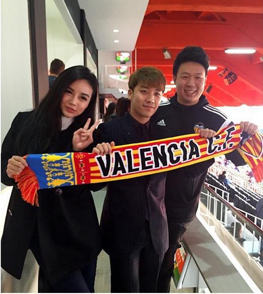 Kim Lim y Seungri en Mestalla (Foto: Instagram).