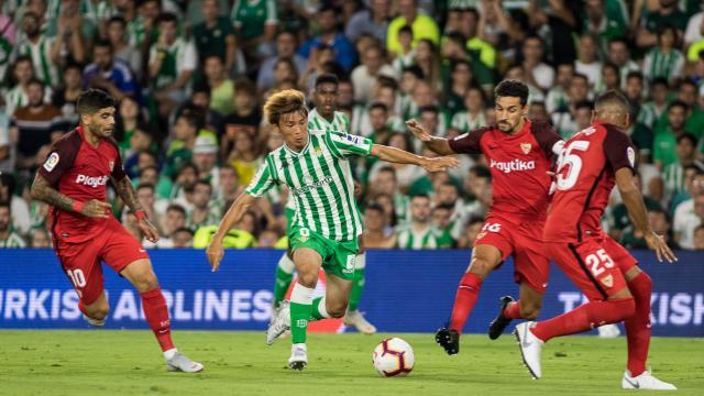 Navas intenta tapar a Inui. (Foto: LaLiga).