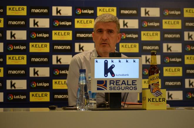 Olabe, en la sala de prensa de Zubieta. (Foto: Giovanni Batista).