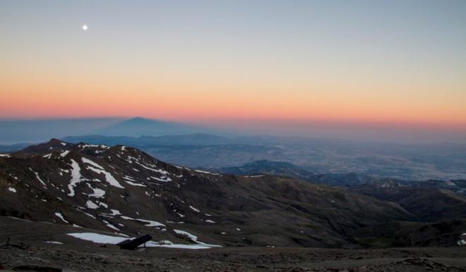 Bonita imagen de Sierra Nevada este verano.