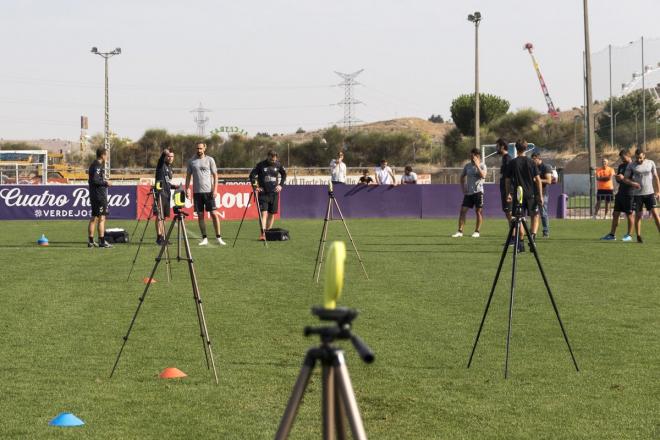 Los jugadores del Real Valladolid realizan pruebas físicas en los Anexos.