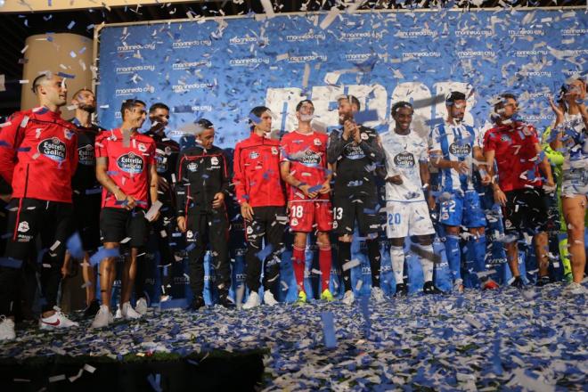 Futbolistas del Deportivo en el acto de presentación de los fichajes de la temporada 2018-19 (Foto: Iris Miquel).