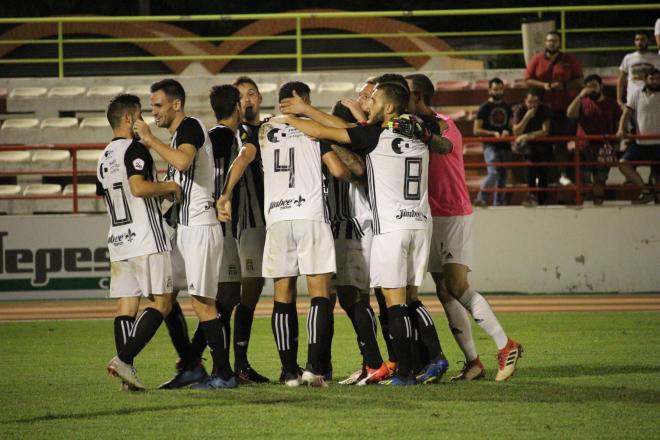 El Cartagena pasa de ronda en Copa del Rey.