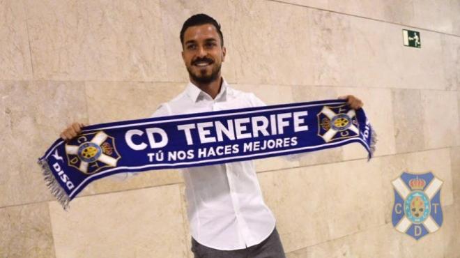 Héctor Hernández fue el último fichaje del Tenerife en el mercado de verano (Foto: Clubdeportivotenerife.es).