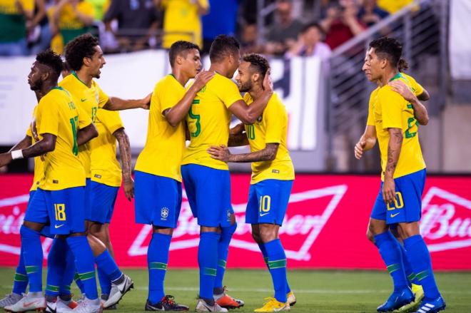 Celebración del tanto de Neymar (Foto: EFE).