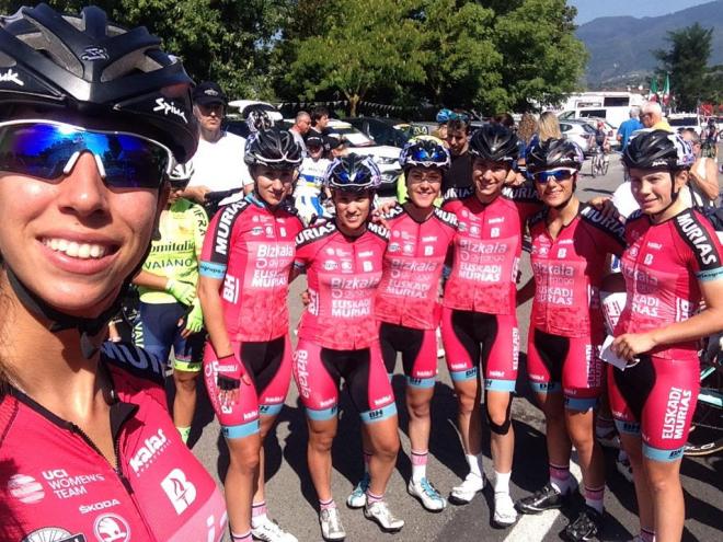 Selfie del Bizkaia Durango en el Giro della Toscana.