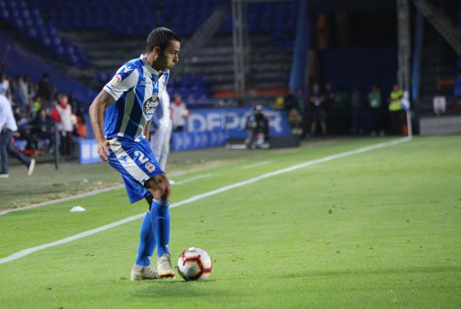 David Simón, contra el Granada CF en Riazor (Foto: Iris Miquel).