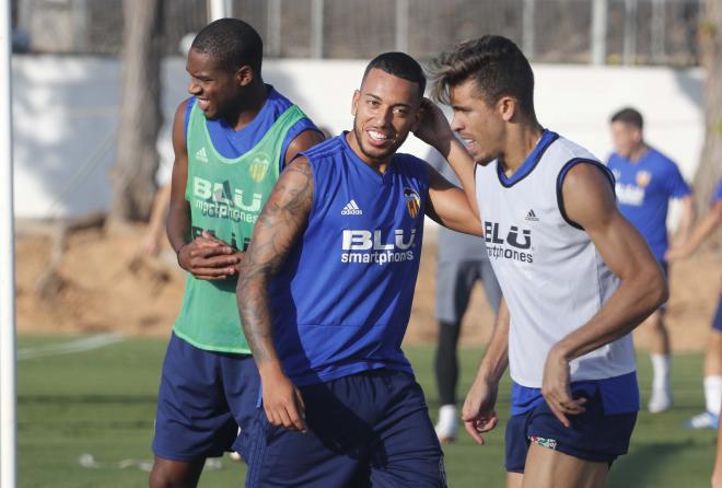 Vezo en un entrenamiento del Valencia. (Foto: David González)