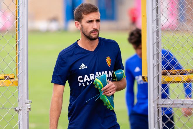 Alberto Benito en un entrenamiento del Real Zaragoza en la Ciudad Deportiva (Foto: Daniel Marzo).