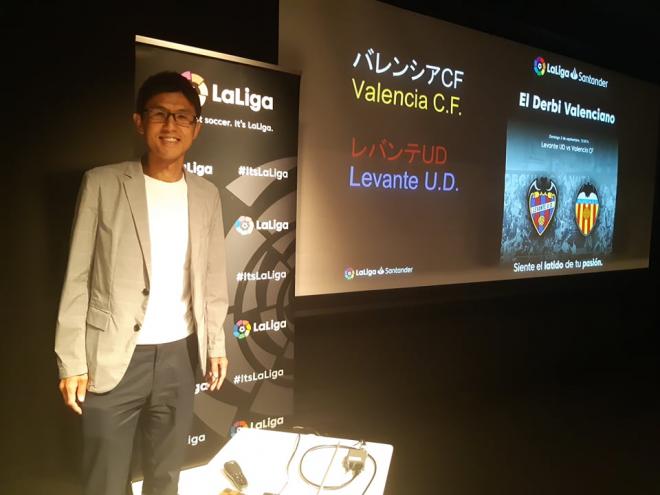 Ichiro Ozawa imparte cursos de LaLiga en Japón y se inspiró en el Levante-Valencia (Foto: Cervantes Japón).